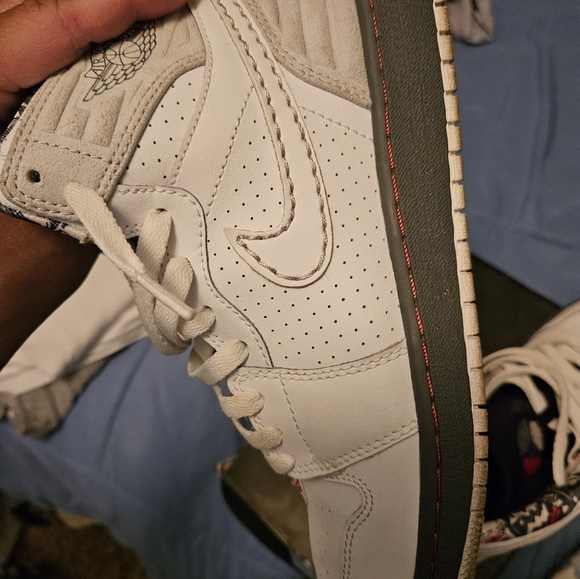 - Air Jordan 1 Retro '93 BuGS Bunny - Picture 4 of 4